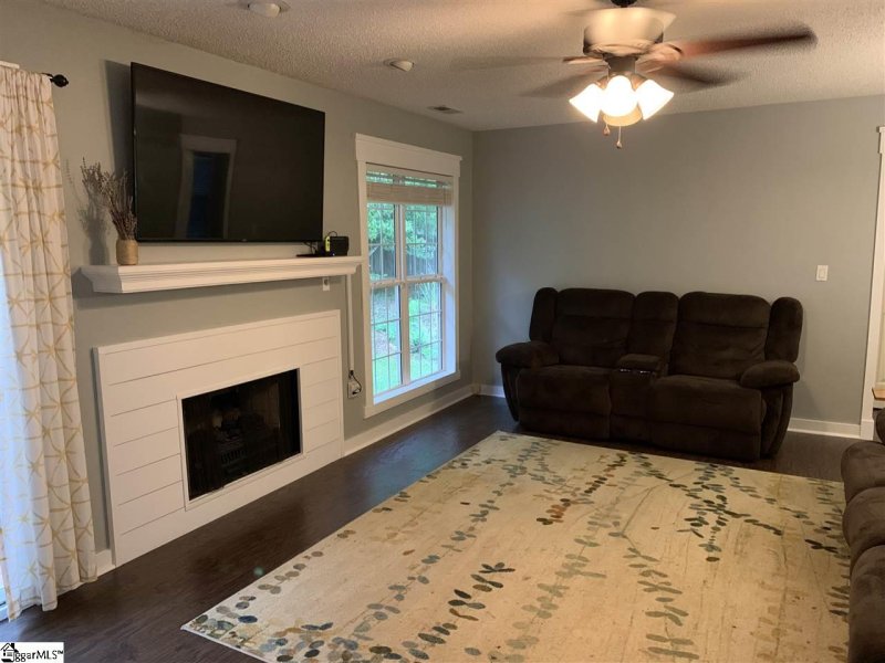 Property image 5 at 5 Otter Lane, Taylors, SC 29687