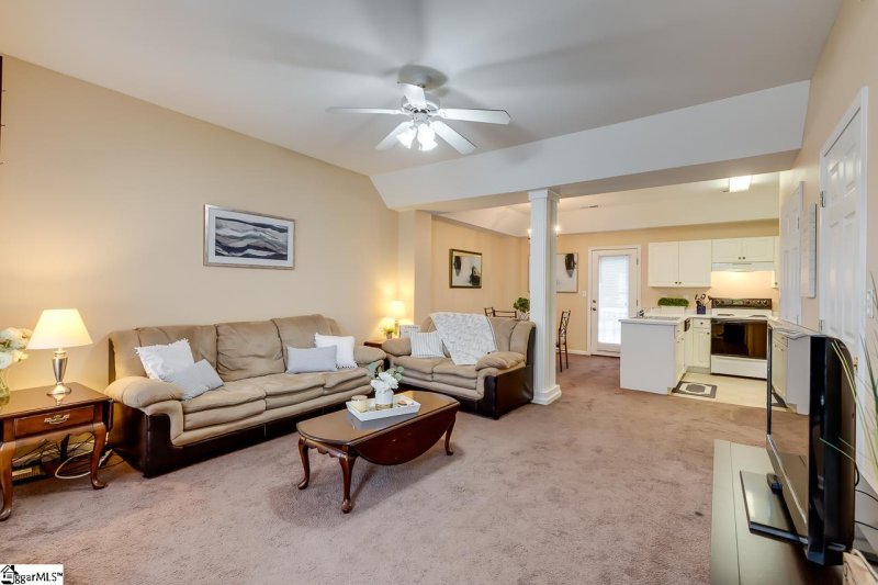 Property image 3 at 82 Huntress Drive, Greer, SC 29651