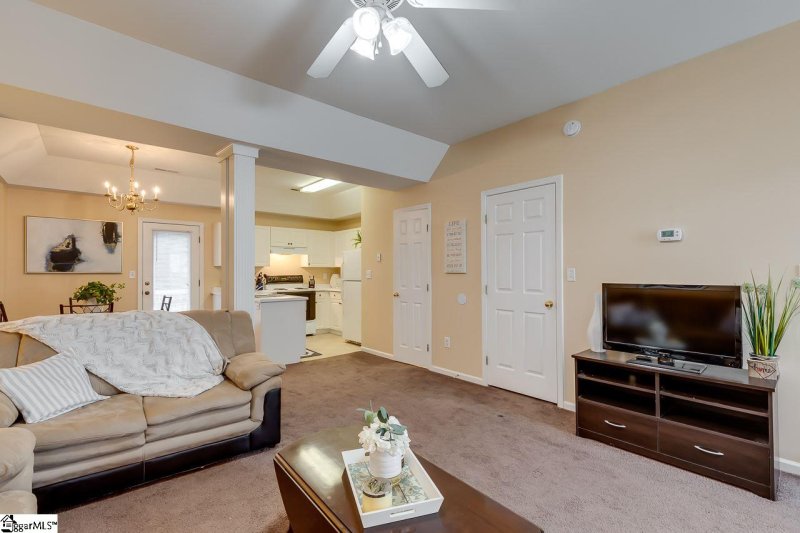 Property image 4 at 82 Huntress Drive, Greer, SC 29651