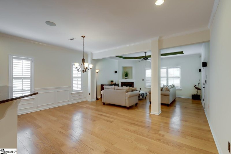 Property image 4 at 8 Barnwood Circle, Greenville, SC 29607