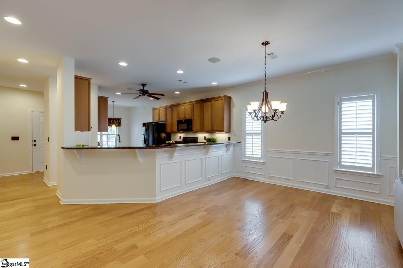 Property image 5 at 8 Barnwood Circle, Greenville, SC 29607