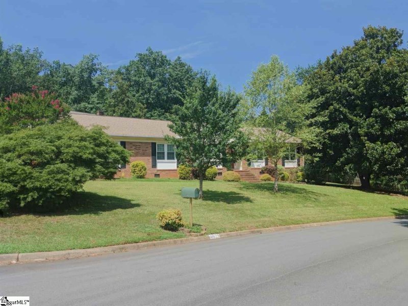 Property image 2 at 4625 Coach Hill Drive, Greenville, SC 29601