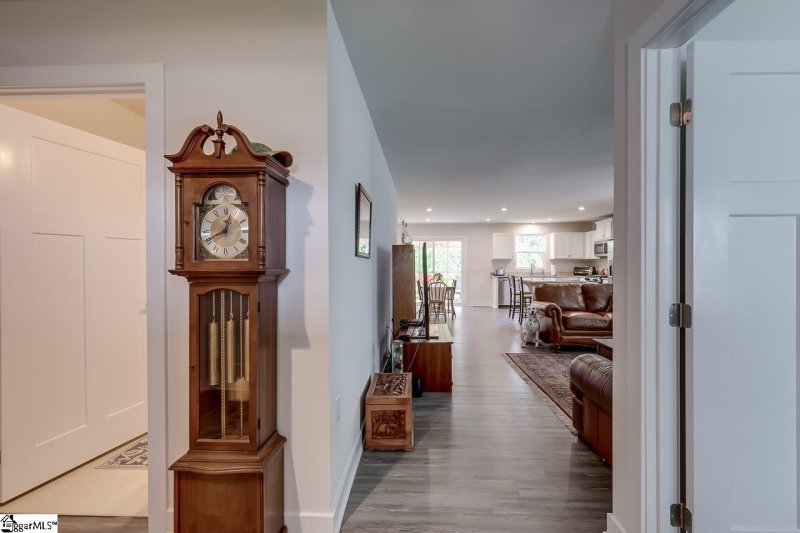 Property image 5 at 413 Edgehill Court, Greenville, SC 29617