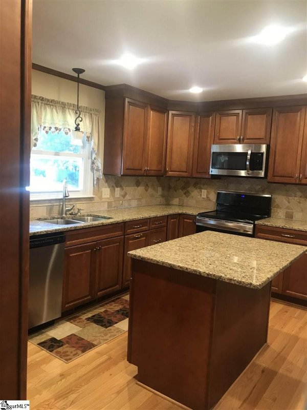 Property image 4 at 105 AYRSHIRE Drive, Greenville, SC 29615