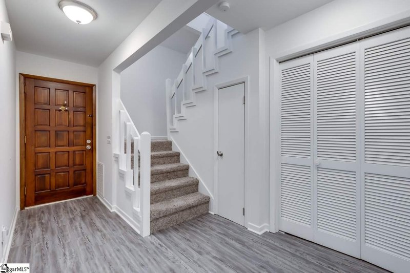 Property image 3 at 5 Creekside Way, Greenville, SC 29609