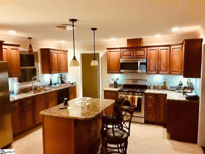 Property image 2 at 508 Woodbluff Road, Laurens, SC 29360