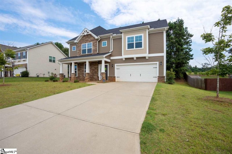 Property image 2 at 231 E Pyrenees Drive, Lyman, SC 29365