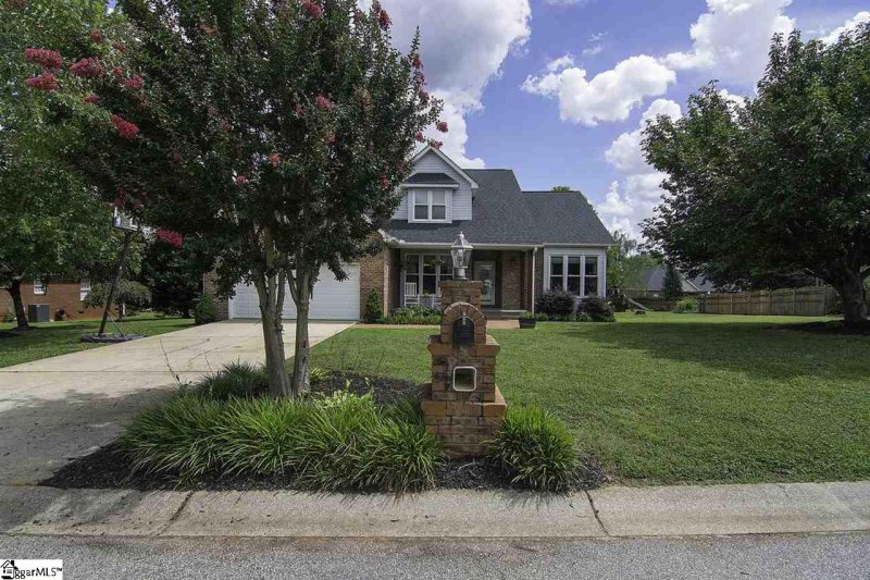 Property image 2 at 3 Darby Hill Lane, Taylors, SC 29687