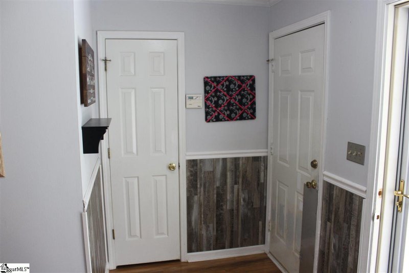 Property image 2 at 311 Dalewood Drive, Simpsonville, SC 29681