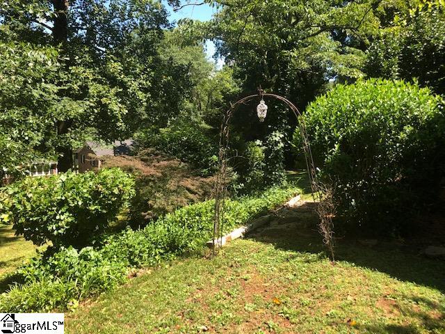 Property image 2 at 210 Bradley Boulevard, Greenville, SC 29609