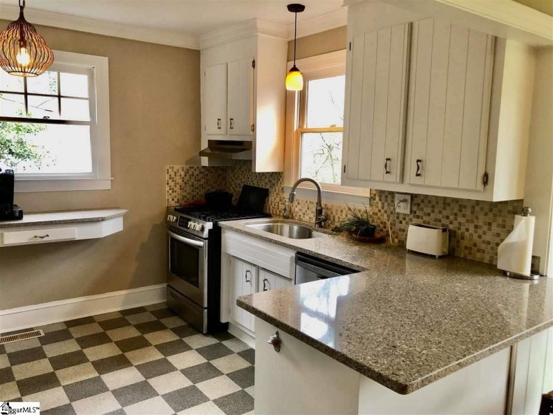 Property image 5 at 210 Bradley Boulevard, Greenville, SC 29609