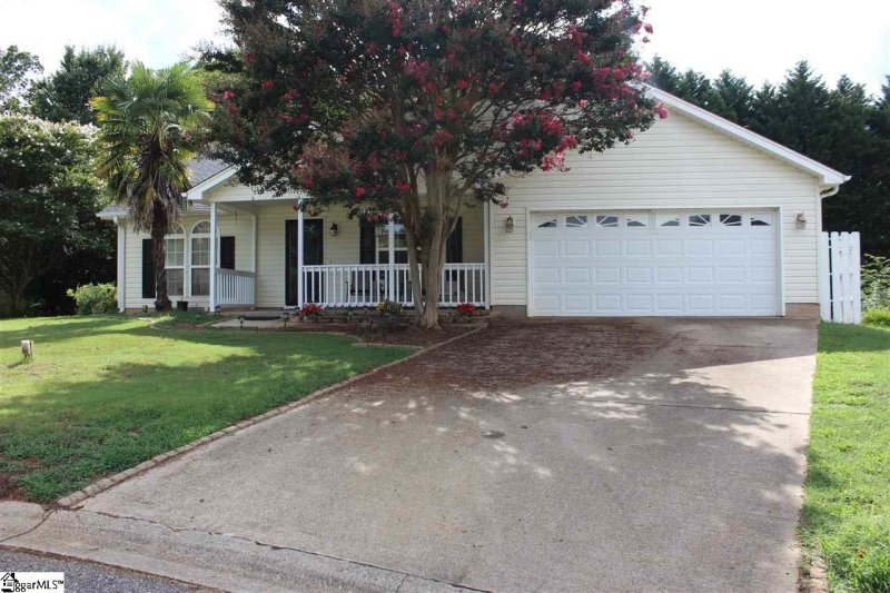 Property image 2 at 14 Red Haven Court, Greer, SC 29650