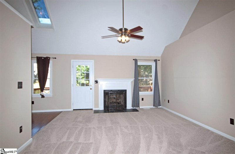Property image 3 at 110 Clancy Court, Simpsonville, SC 29681