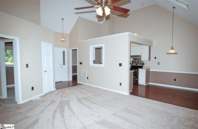 Property image 5 at 110 Clancy Court, Simpsonville, SC 29681