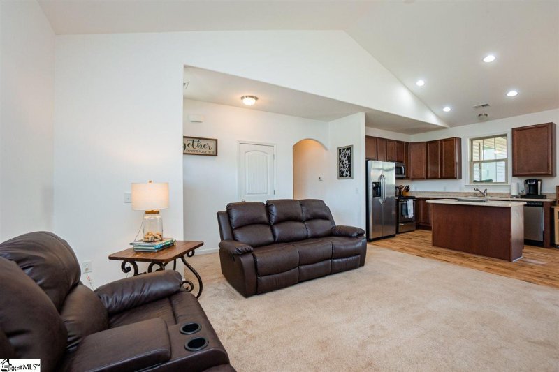 Property image 5 at 604 Yearling Road, Greenville, SC 29617