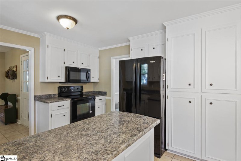 Property image 5 at 5 Edwards Mill Court, Taylors, SC 29687