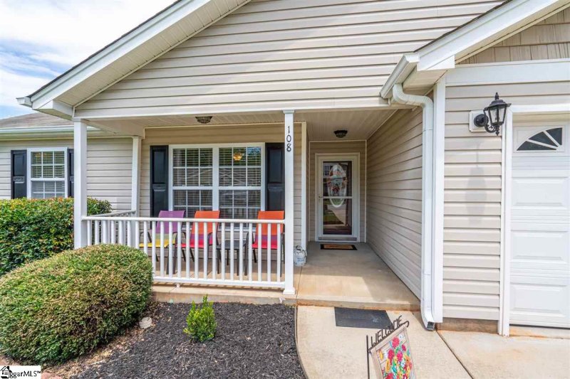 Property image 2 at 108 Maximus Drive, Greer, SC 29651