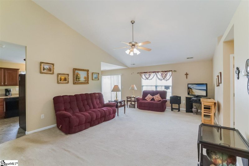 Property image 3 at 108 Maximus Drive, Greer, SC 29651