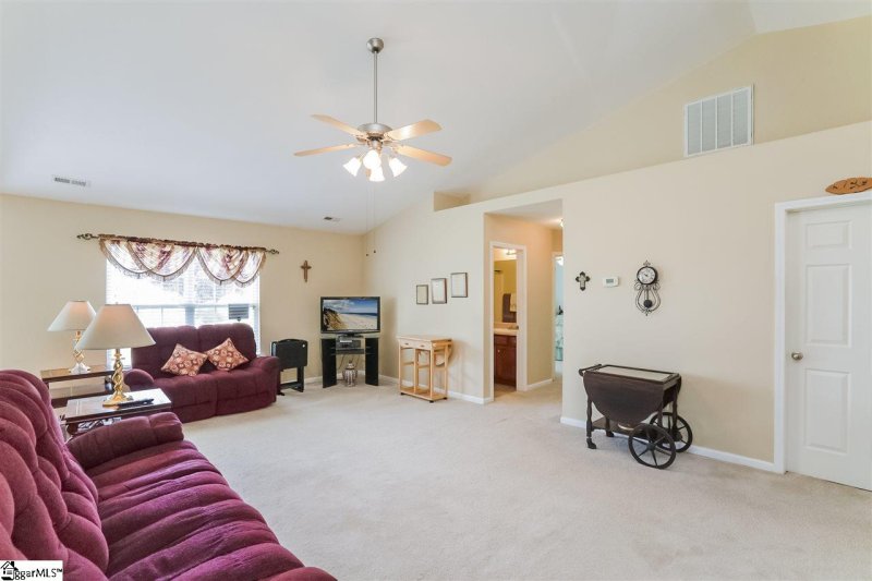 Property image 4 at 108 Maximus Drive, Greer, SC 29651