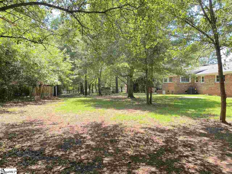 Property image 3 at 104 Charles Street, Laurens, SC 29360