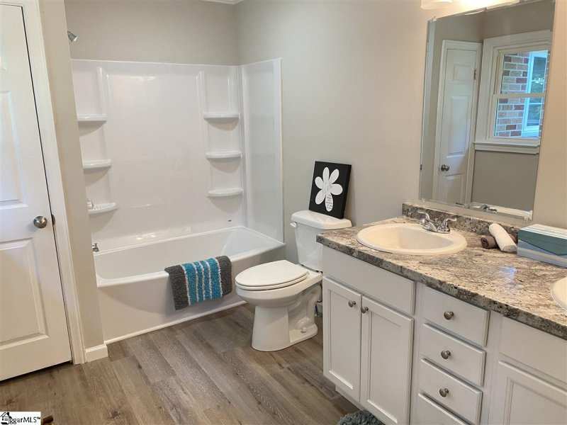 Property image 5 at 104 Charles Street, Laurens, SC 29360