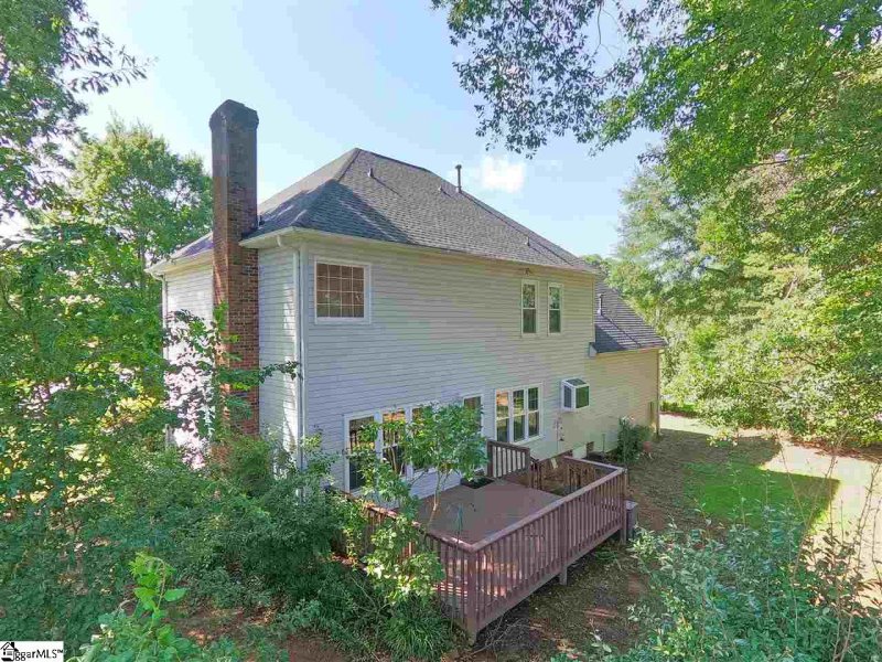 Property image 2 at 400 Crandall Drive, Greenville, SC 29607