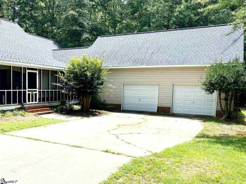 Property image 3 at 306 Shadowmere Drive, Pelzer, SC 29669-9546