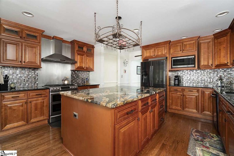 Property image 3 at 16 Stone Mill Court, Taylors, SC 29687