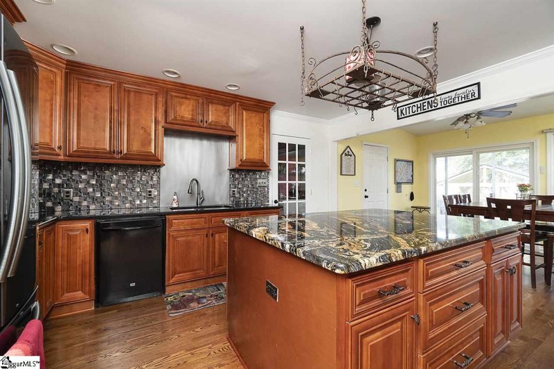 Property image 4 at 16 Stone Mill Court, Taylors, SC 29687