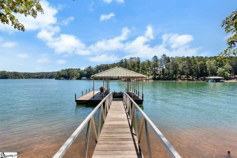 Property image 3 at 128 N Waterside Drive, Seneca, SC 29672