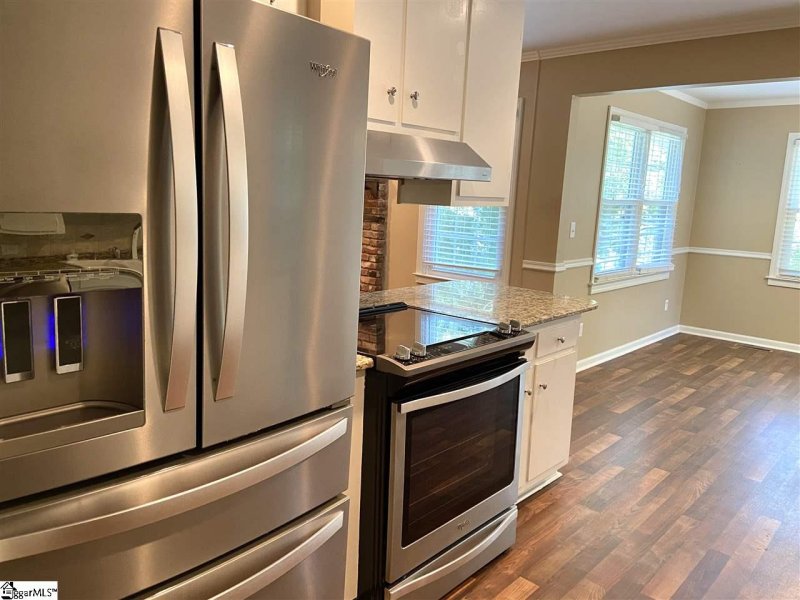 Property image 3 at 7 Ravensworth Road, Taylors, SC 29687