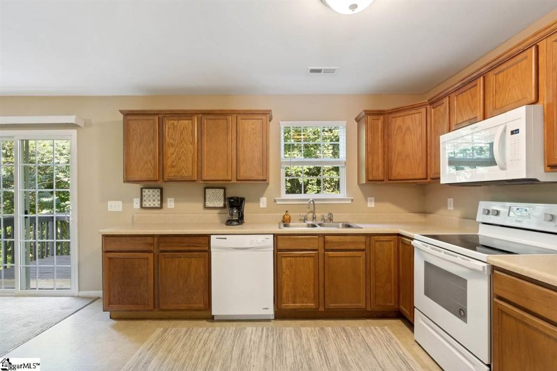 Property image 5 at 7 Squirrel Hollow Court, Greer, SC 29651