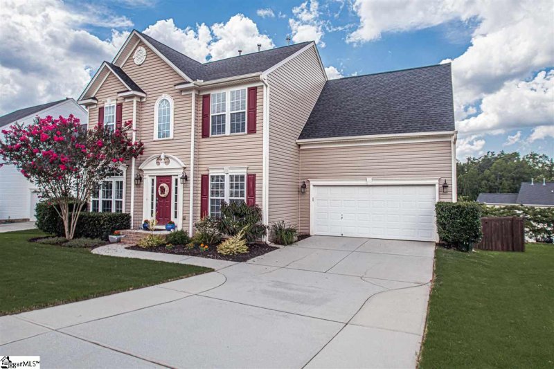 Property image 2 at 404 Belgray Court, Taylors, SC 29687