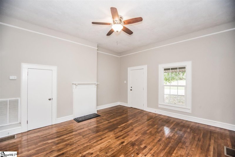 Property image 5 at 10 Clemson Street, Liberty, SC 29657