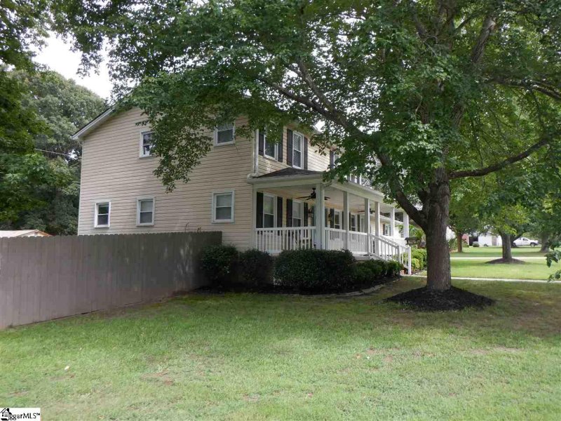 Property image 3 at 404 Wemberly Lane, Simpsonville, SC 29681-3849