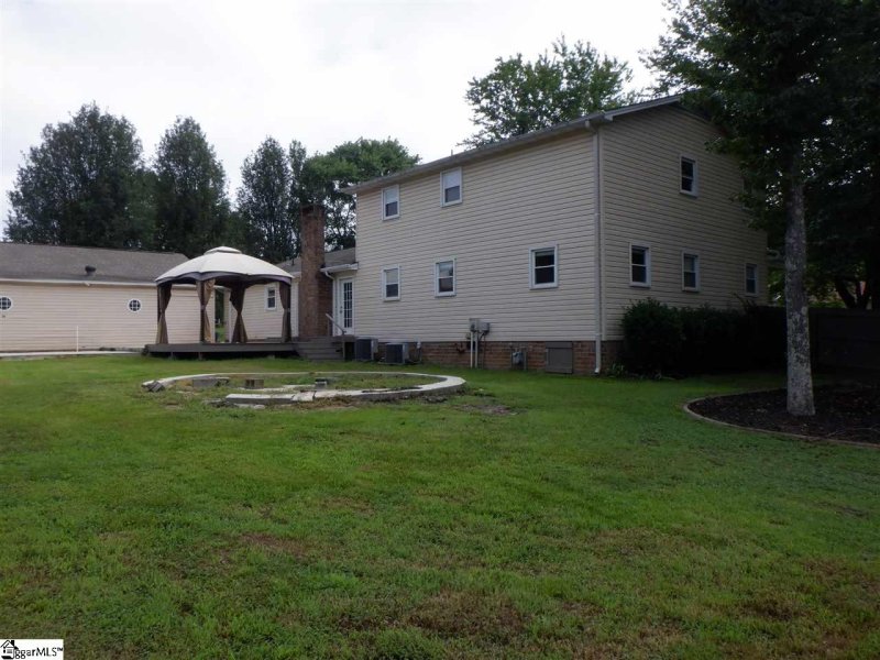 Property image 4 at 404 Wemberly Lane, Simpsonville, SC 29681-3849