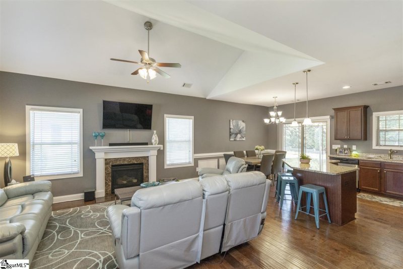 Property image 4 at 112 Redbay Court, Easley, SC 29640