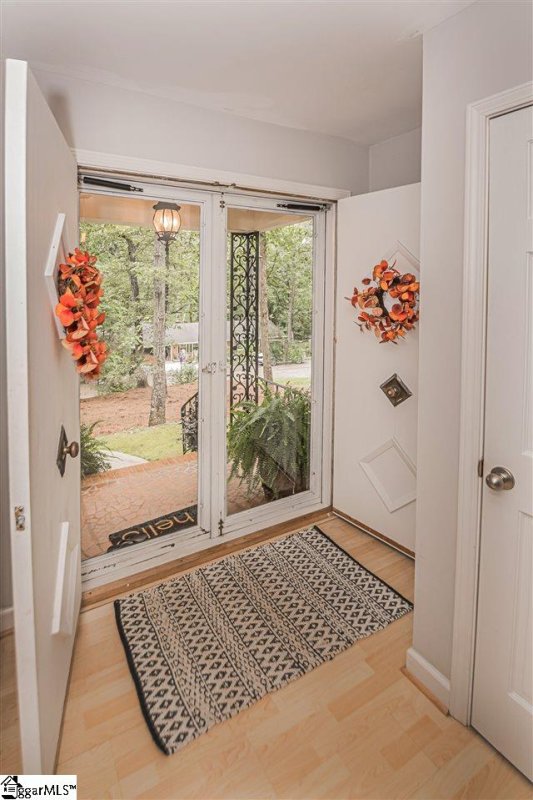 Property image 2 at 3 Oakleaf Drive, Taylors, SC 29687