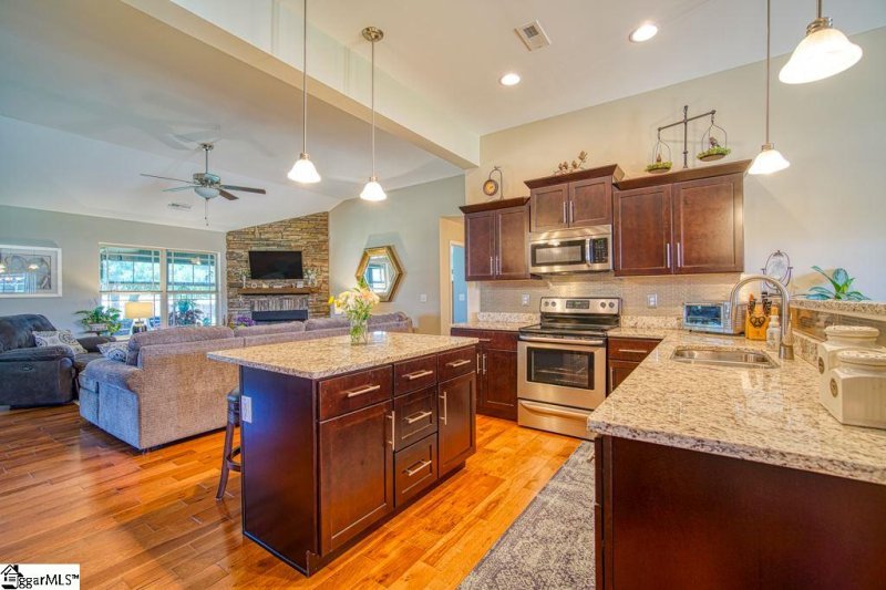 Property image 4 at 403 Braeburn Fields Court, Inman, SC 29349