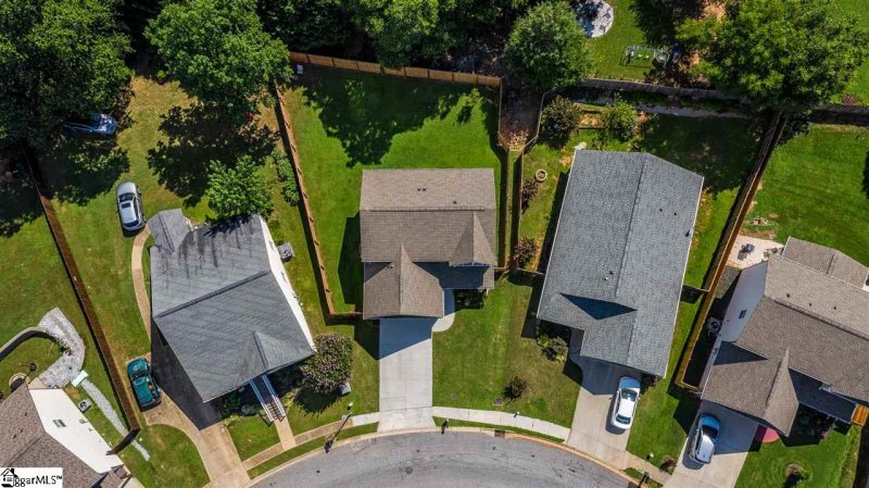 Property image 3 at 212 Summerlea Lane, Greer, SC 29651