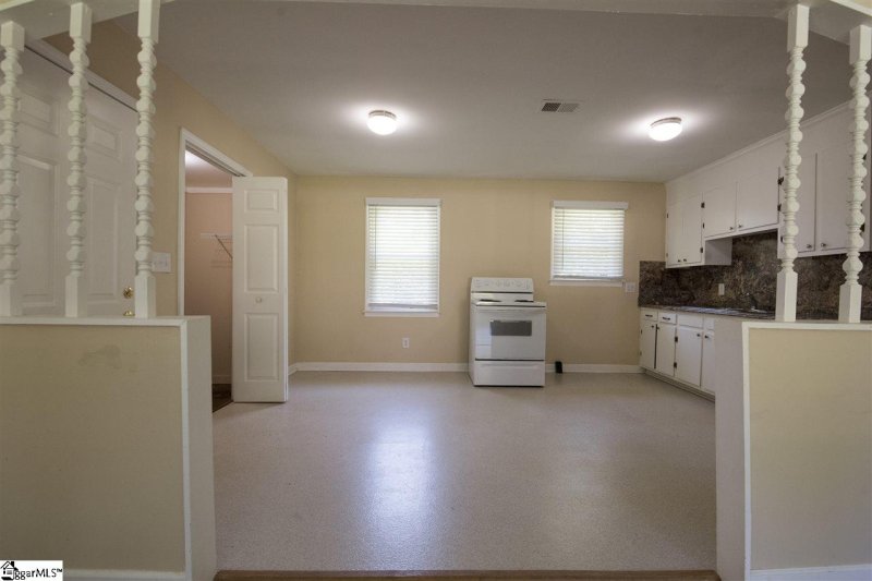 Property image 3 at 101 Melody Lane, Greenville, SC 29617