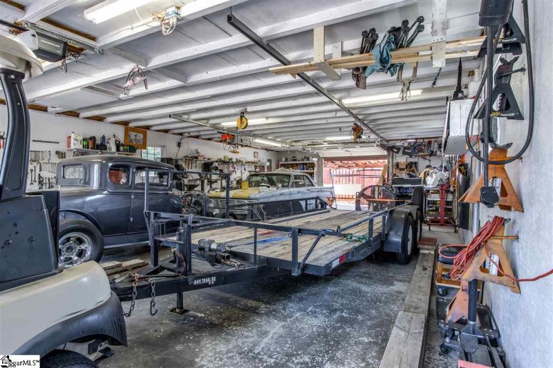 Property image 3 at 9 COUNTRY KNOLLS Drive, Greer, SC 29651-4882