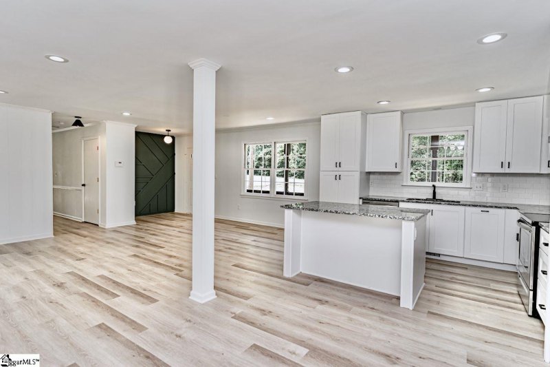 Property image 3 at 117 Fillery Drive, Greenville, SC 29615