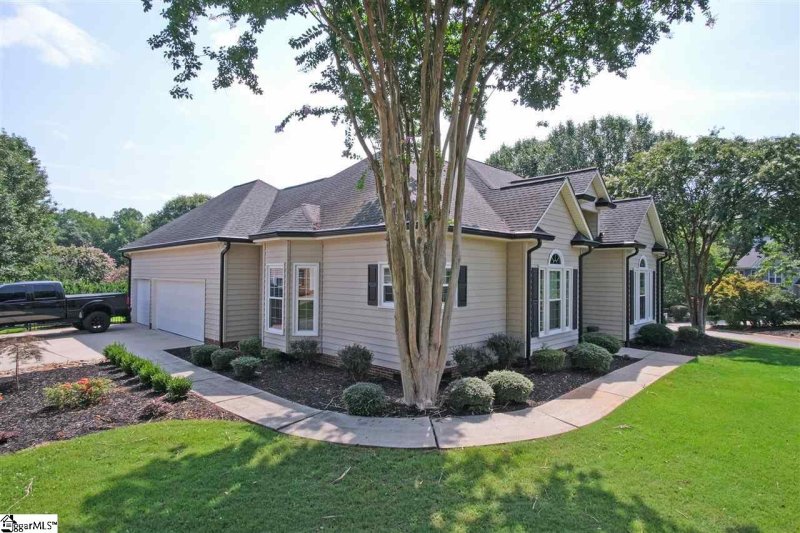 Property image 3 at 300 Battery Boulevard, Greenville, SC 29615