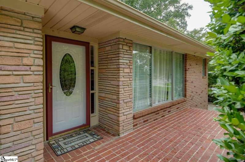 Property image 2 at 125 Batesview Drive, Greenville, SC 29607