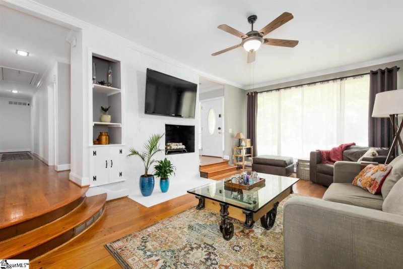 Property image 3 at 125 Batesview Drive, Greenville, SC 29607