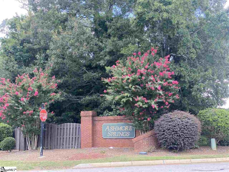 Property image 2 at 208 Yukon Drive, Greenville, SC 29605