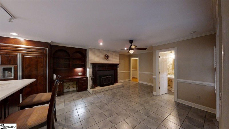 Property image 4 at 24 Wonderwood Drive, Greenville, SC 29615