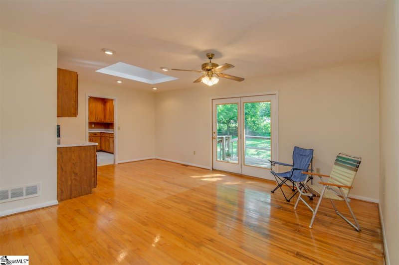 Property image 2 at 105 Northway Drive, Easley, SC 29642