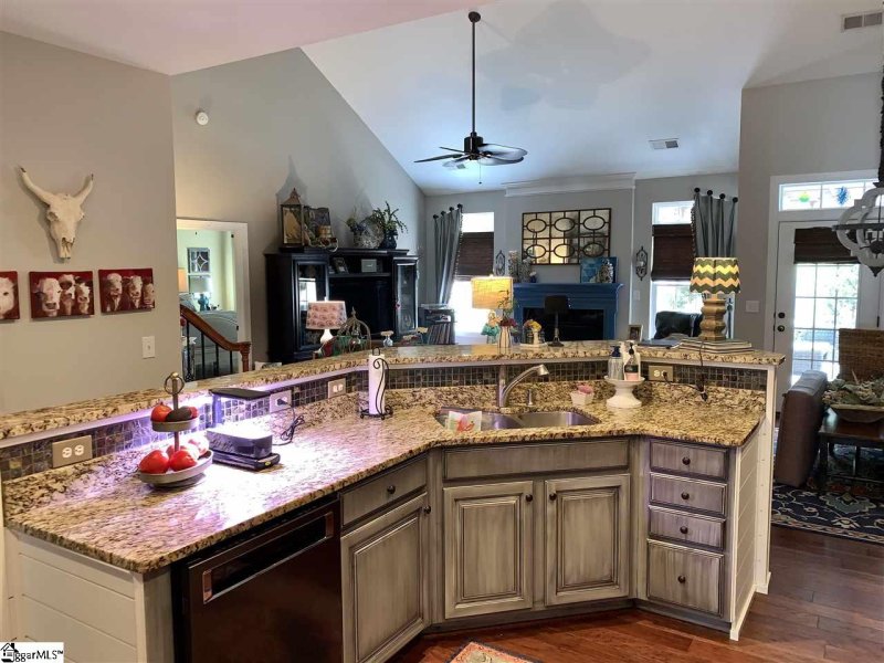 Property image 5 at 204 Bickleigh Court, Simpsonville, SC 29681